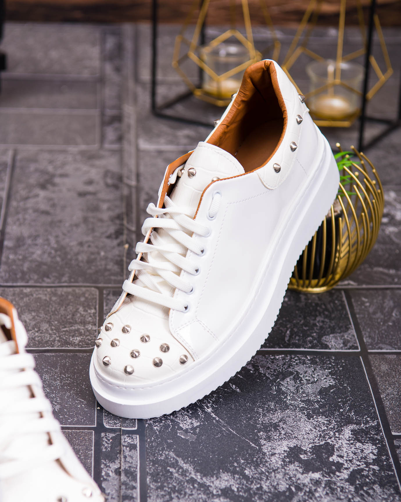 Teniși de bărbați cu talpa înaltă, albi cu tinte– AD875 - imagine 9