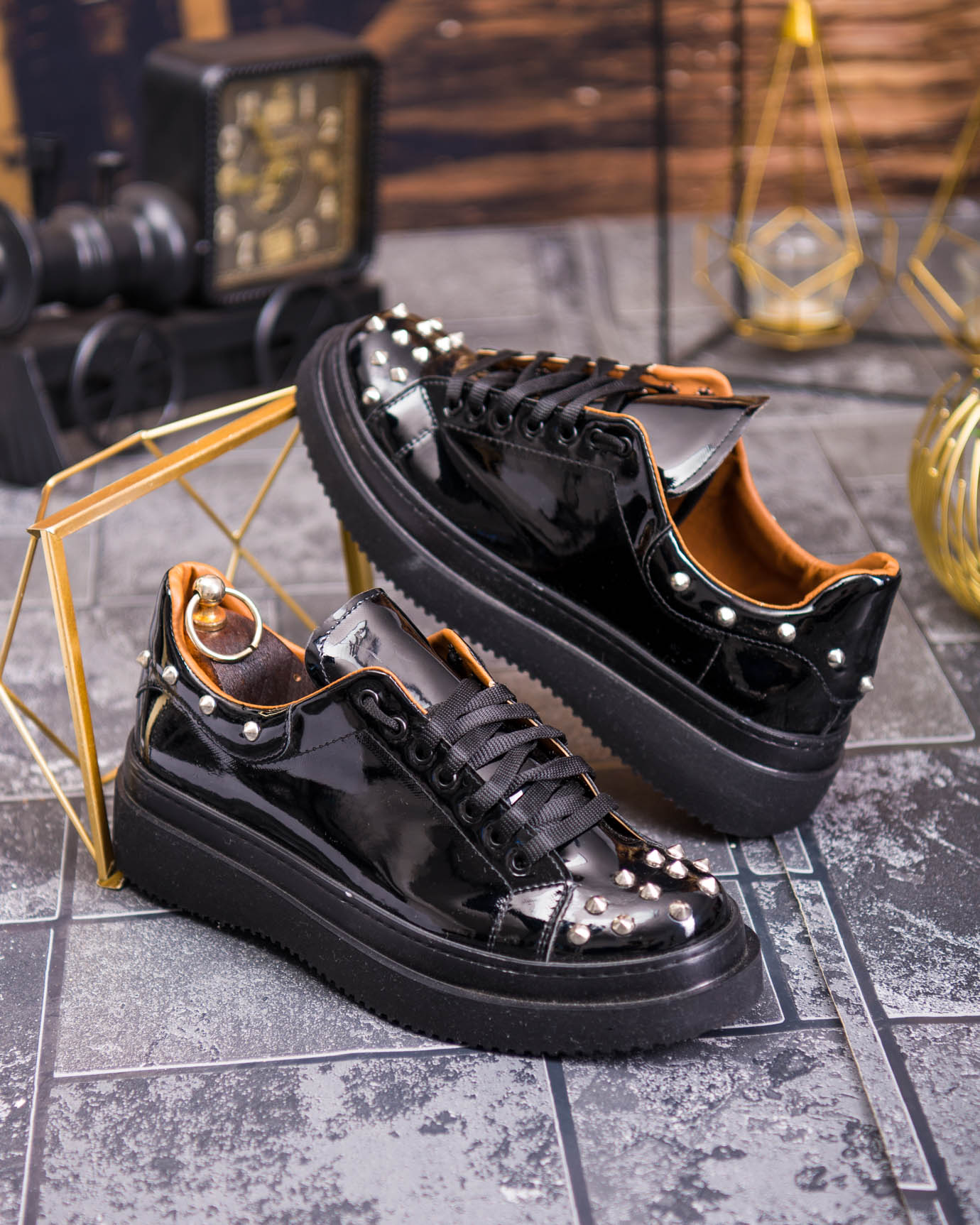 Teniși de bărbați cu talpa înaltă, negri cu tinte– AD876