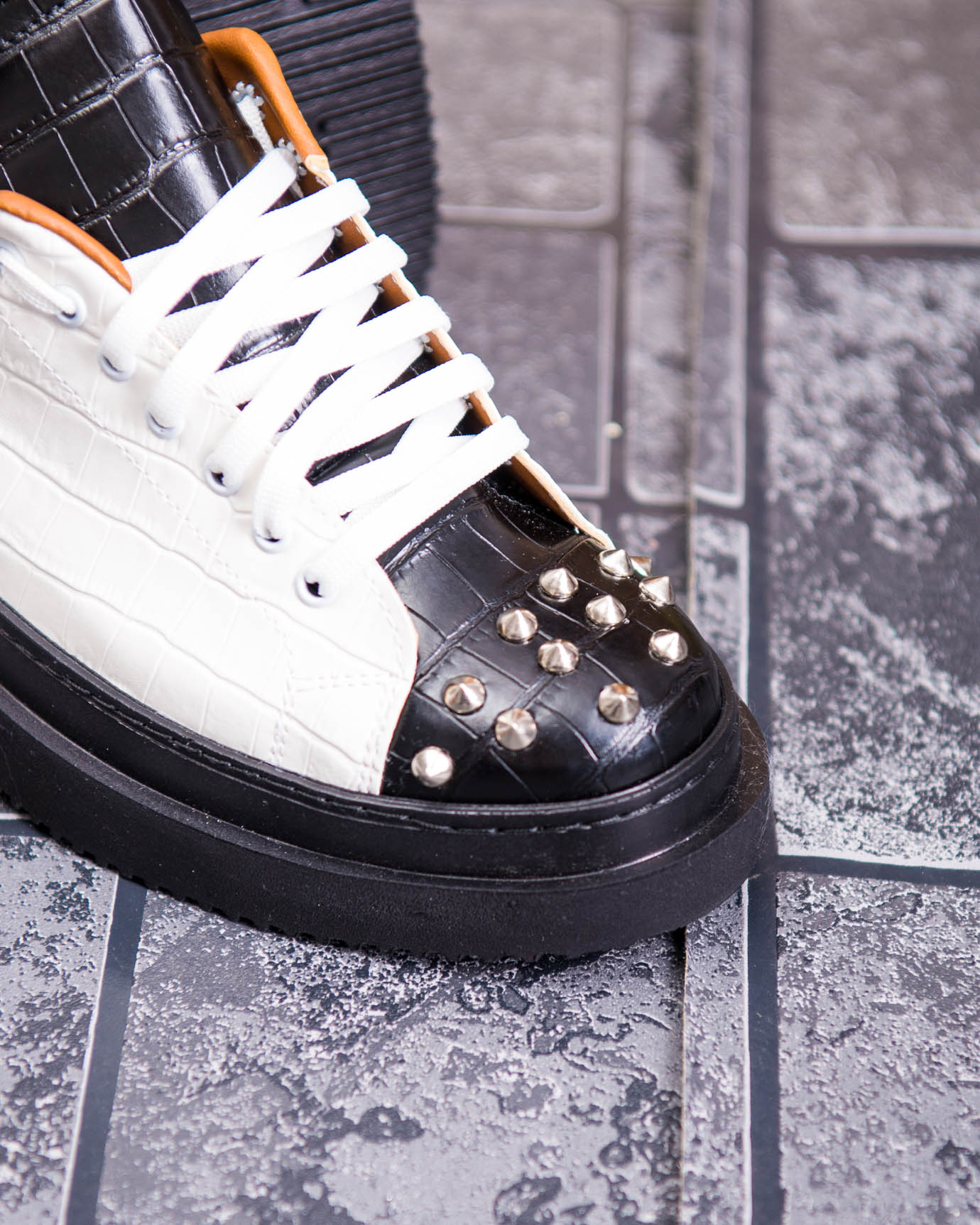 Teniși de bărbați cu talpa înaltă, alb/negru cu tinte– AD874 - imagine 6