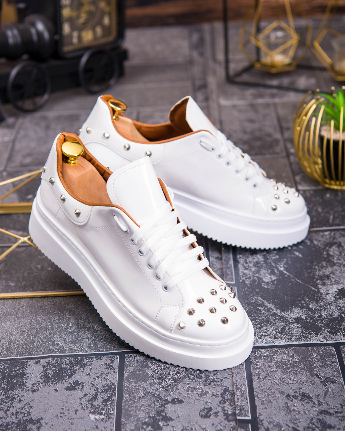 Teniși de bărbați cu talpa înaltă, albi cu tinte– AD877 - imagine 3