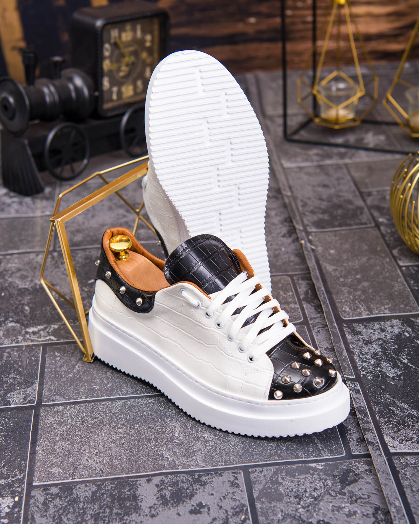 Teniși de bărbați cu talpa înaltă, alb/negru cu tinte– AD878 - imagine 3