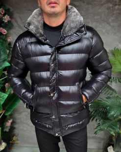 Geaca de bărbați, neagra, groasa, cu blana la guler - GC877