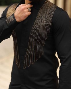 Camasa slim fit de barbati, neagra cu model si pietre aurii- CM539