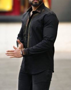 Alternative view of Camasa slim fit de barbati, neagra cu model si pietre aurii- CM542
