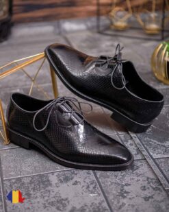 Pantofi de barbati, negri, din piele naturala cu model croc- P1893