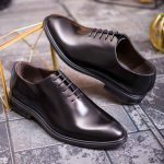 Scarpe da uomo, nere, in pelle naturale, semi-laccate - P1899