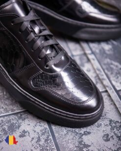 O perspectivă alternativă asupra modelului Sneaker de barbati, negru, din piele naturala, model croc, semi-lac- P1929