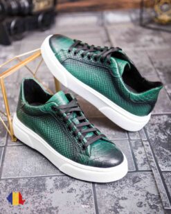 O perspectivă alternativă asupra modelului Sneaker de barbati, croco verde, din piele naturala- P1903