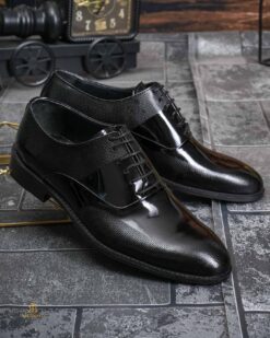 O perspectivă alternativă asupra modelului Pantofi de barbati, Negri-lacuiti,  din piele naturala- P1985