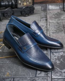 O perspectivă alternativă asupra modelului Pantofi Loafers Reginald, bleumarin, din piele 100% naturala - P1981