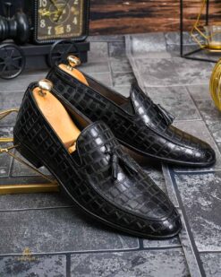 O perspectivă alternativă asupra modelului Pantofi Loafers Reginald, negri, din piele 100% naturala - P1979