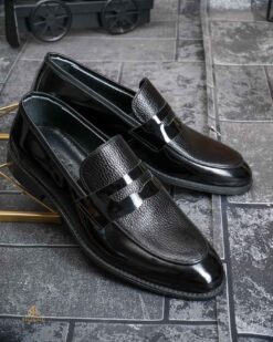 O perspectivă alternativă asupra modelului Pantofi Loafers Reginald, negri, din piele 100% naturala - P1978