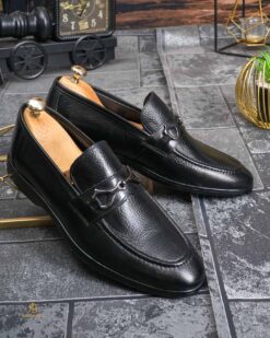 O perspectivă alternativă asupra modelului Pantofi Loafers Reginald, negri, din piele 100% naturala - P1964