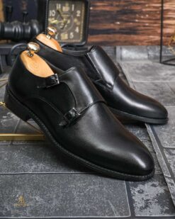 O perspectivă alternativă asupra modelului Pantofi Loafers Reginald, negri, din piele 100% naturala - P1957