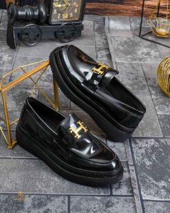 Una visión alternativa de Mocasini de barbati casual, negri lacuiti, talpa inalta ultra-usoara – AD917
