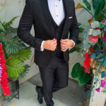 Traje negro con estampado 3D, NAS/MIRE, chaqueta, chaleco, pantalón y pajarita - C5484