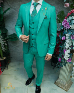 O perspectivă alternativă asupra modelului Costum de bărbați, Verde: Sacou, Vesta si Pantalon - C5465