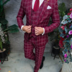 Traje de hombre, color burdeos a cuadros: chaqueta, chaleco y pantalón - C5470