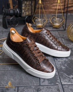 O perspectivă alternativă asupra modelului Sneaker de barbati, maro, din piele naturala croc- P2011