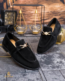 O perspectivă alternativă asupra modelului Mocasini Loafers Reginald Premium - 100% piele naturală întoarsă negri - P2020