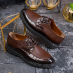 Chaussures pour homme, marron avec motif croco, en cuir naturel - P2054