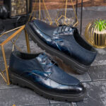 Chaussures pour homme, bleues avec motif crocodile, en cuir naturel - P2064