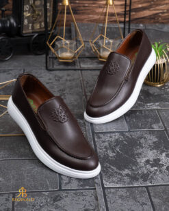 O perspectivă alternativă asupra modelului Mocasini de barbati casual, maro, talpa inalta ultra-usoara – AD961