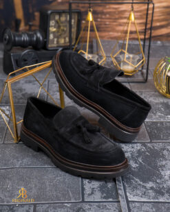 O perspectivă alternativă asupra modelului Pantofi Loafers Reginald, Piele Întoarsă, negri- 100% naturala - P2061