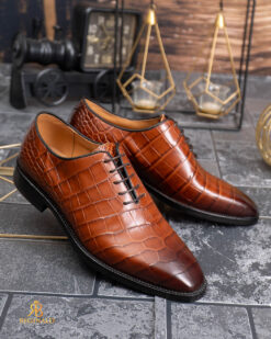 Autre point de vue sur le principe Pantofi de barbati, Maro, din piele naturala cu model croc- P2030