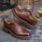 Pantofi de barbati, maro, din piele naturala cu talpa înalta, cu model- P2031