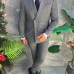 Traje de hombre, gris con rayas negras: chaqueta y pantalón, de doble botonadura - C5587