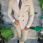 Traje de hombre, color crema con rayas, botones marrones: chaqueta y pantalón, de doble botonadura - C5571