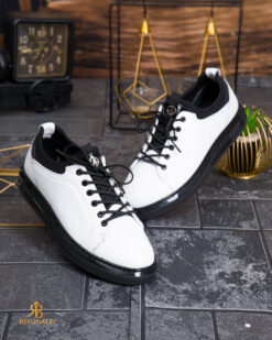 Una visione alternativa del Sneaker de barbati, albi cu talpa neagra, din piele naturala- P2091