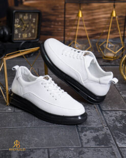 Sneaker da uomo, bianche con suola nera, in pelle naturale - P2088