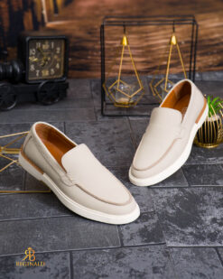 O perspectivă alternativă asupra modelului Mocasini Loafers Reginald Premium - 100% piele naturală bej - P2072