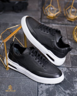 Baskets pour homme, noires, en cuir naturel - P2074