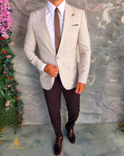 O perspectivă alternativă asupra modelului Sacou de bărbați, Slim Fit, Crem in carouri- SC1142