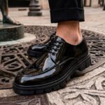 Mocasini de barbati casual, negri lăcuiti, cu șiret, talpa inalta ultra-usoara – AD981