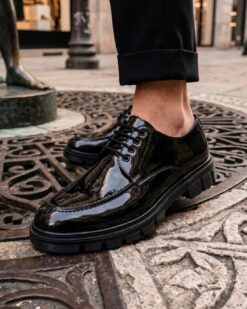 Mocasini de barbati casual, negri lăcuiti, cu șiret, talpa inalta ultra-usoara – AD981