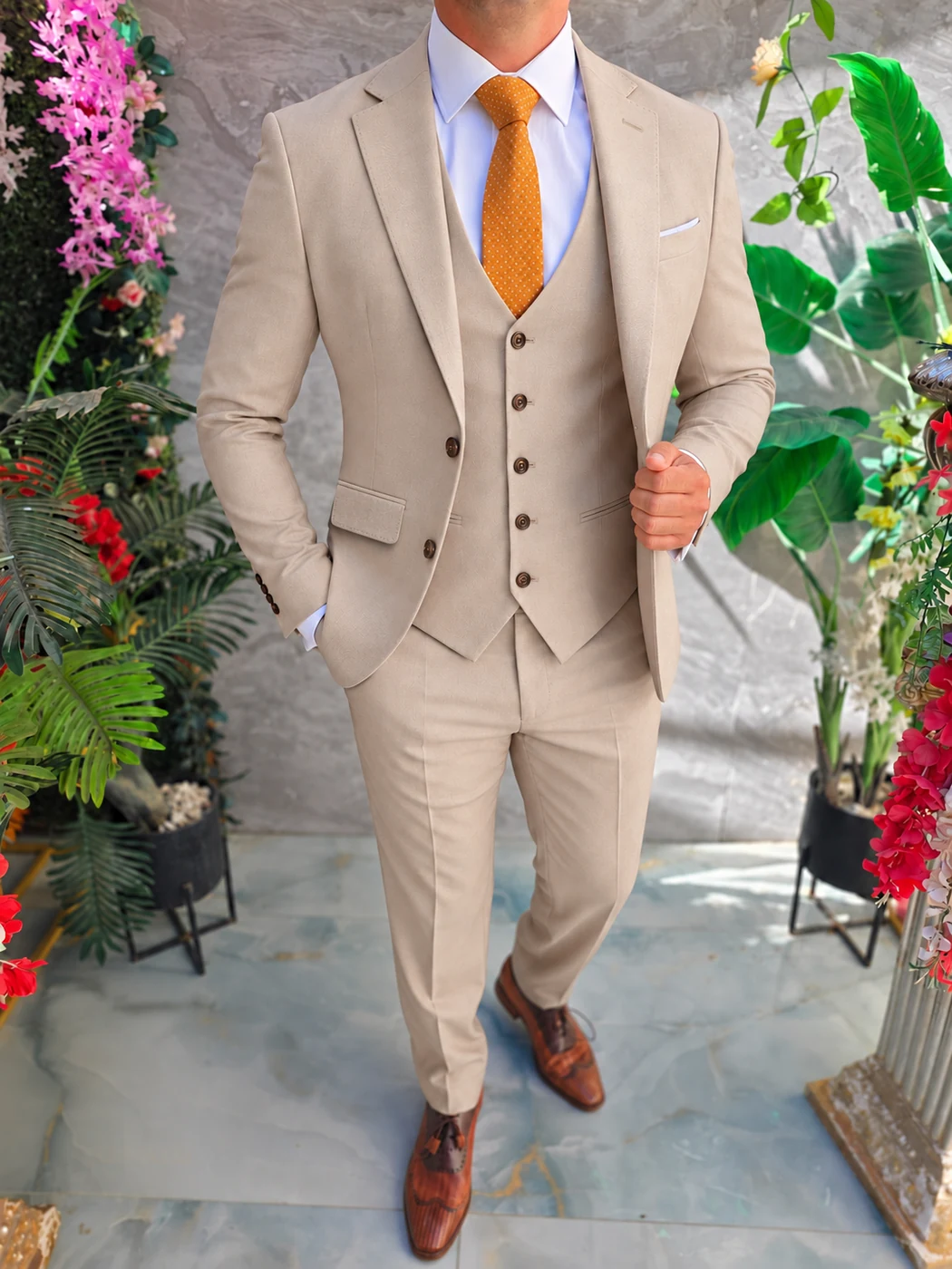 Costum de bărbați, Bej: Sacou, Vesta si Pantalon- C5629