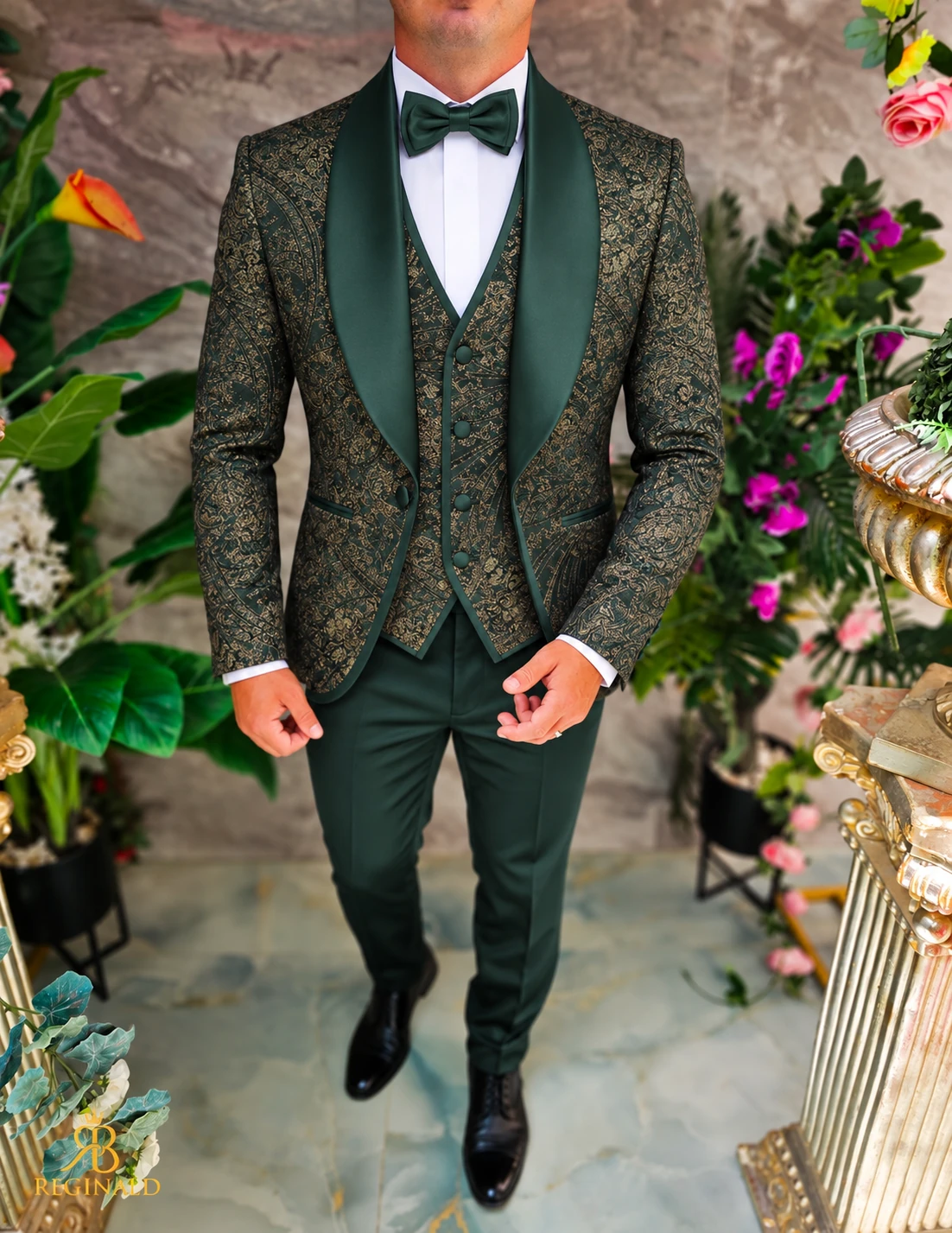 Costum de ceremonie verde cu insertii aurii, set: 4 piese - C5618